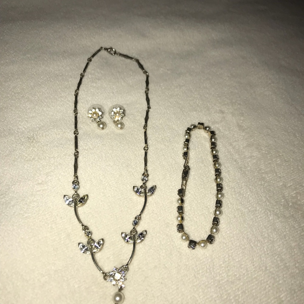 3 piece set bracelet, necklace and earrings
